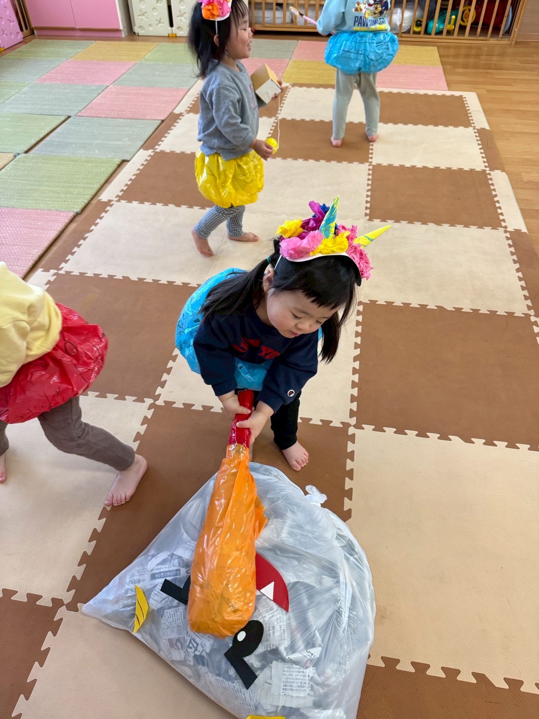 かわいい子供たちの
おにたいじ