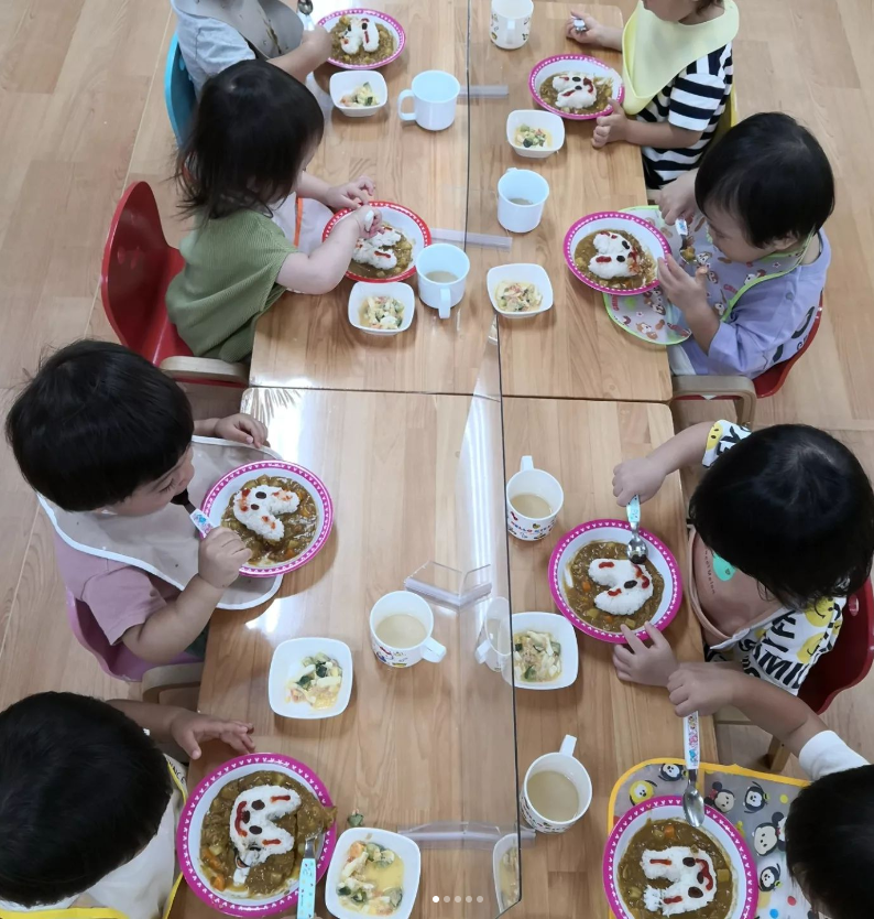 毎日栄養満点の
美味しい給食